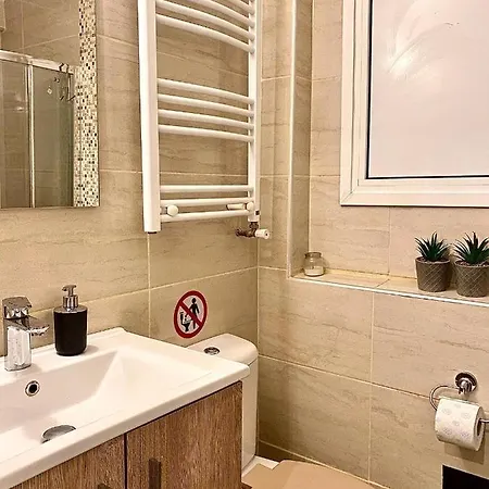 Cozy With Patio Apartament *