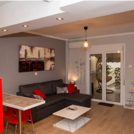 Apartment Cozy With Patio *