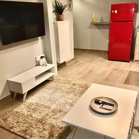 Apartment Cozy With Patio Athens