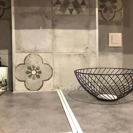 Cozy With Patio Apartament